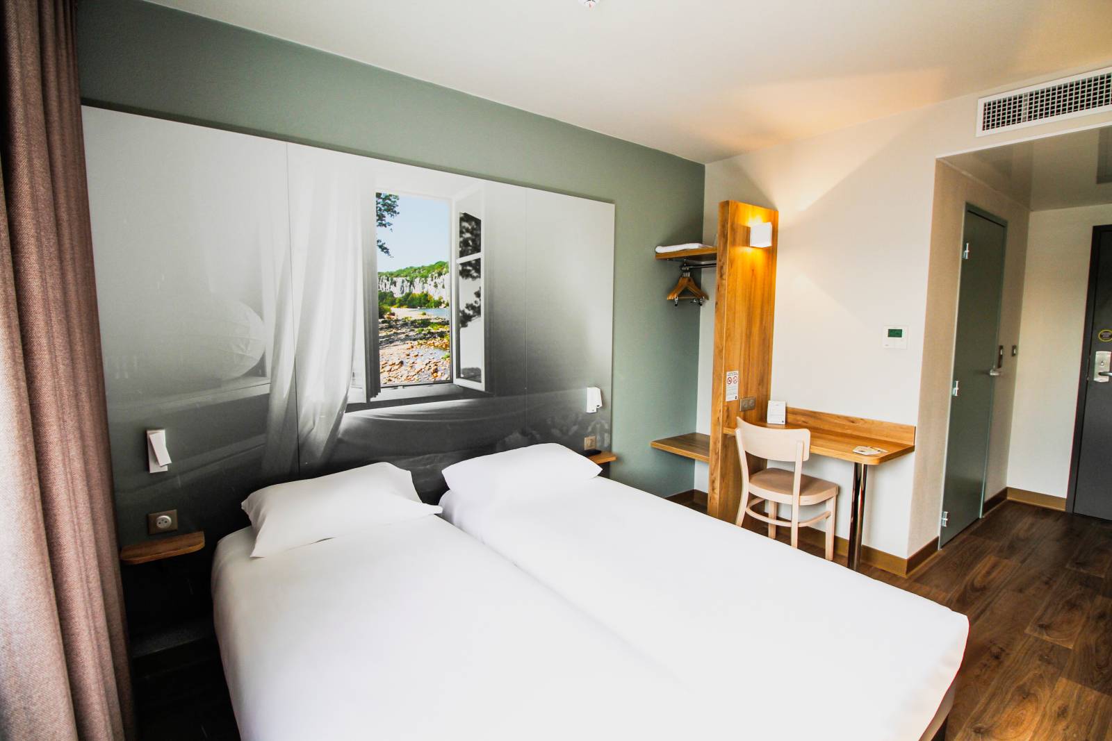 La chambre twin de l'hôtel au meilleur prix à proximité de l'autoroute A7 à Montélimar