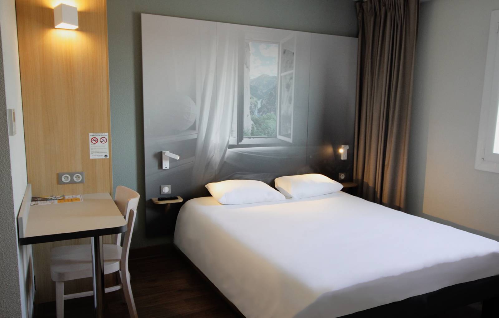 La chambre business de l'hôtel B&B Montélimar Sud à Montélimar