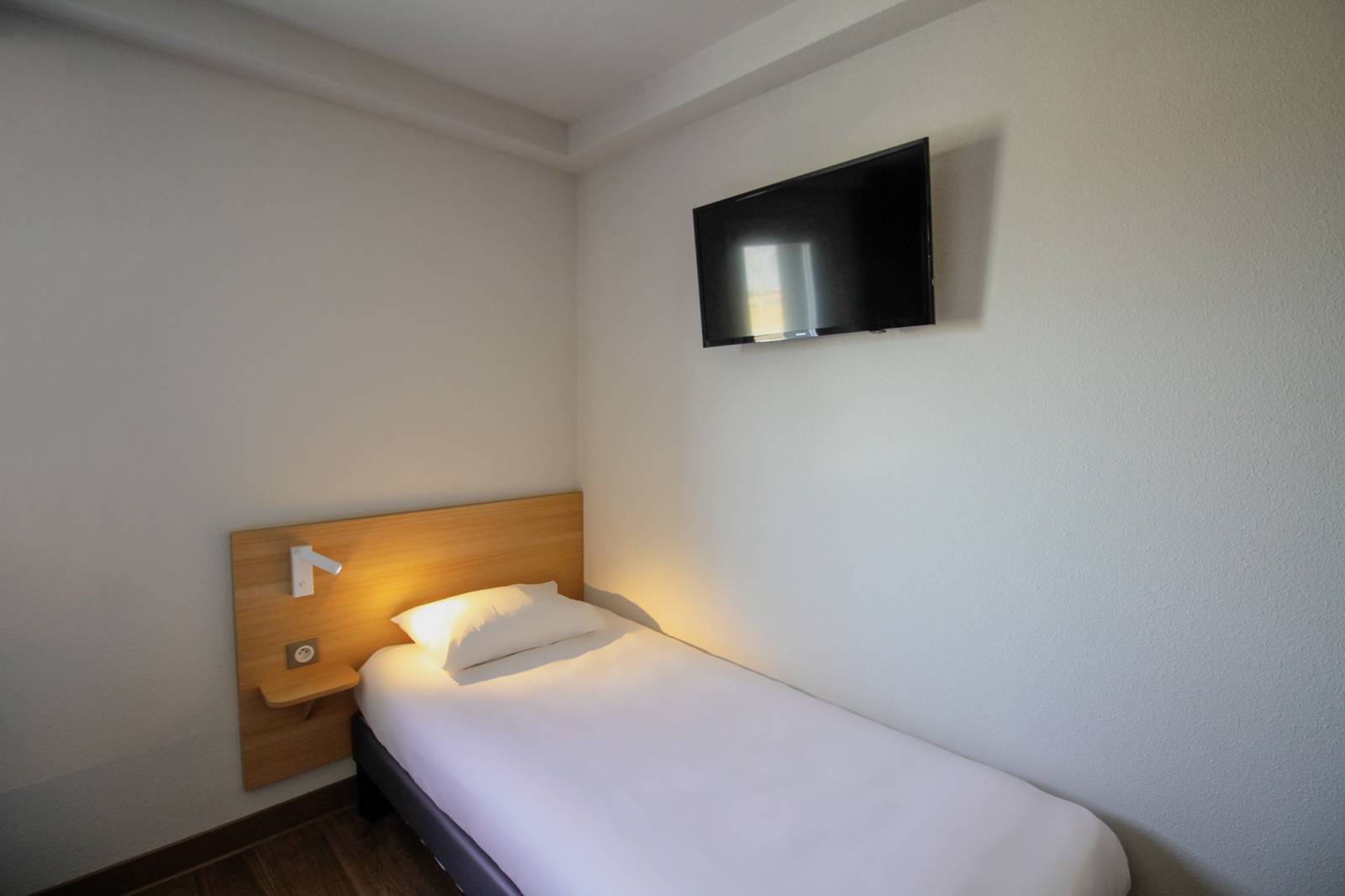 La chambre familiale de l'hôtel B&B Montélimar Sud à Montélimar