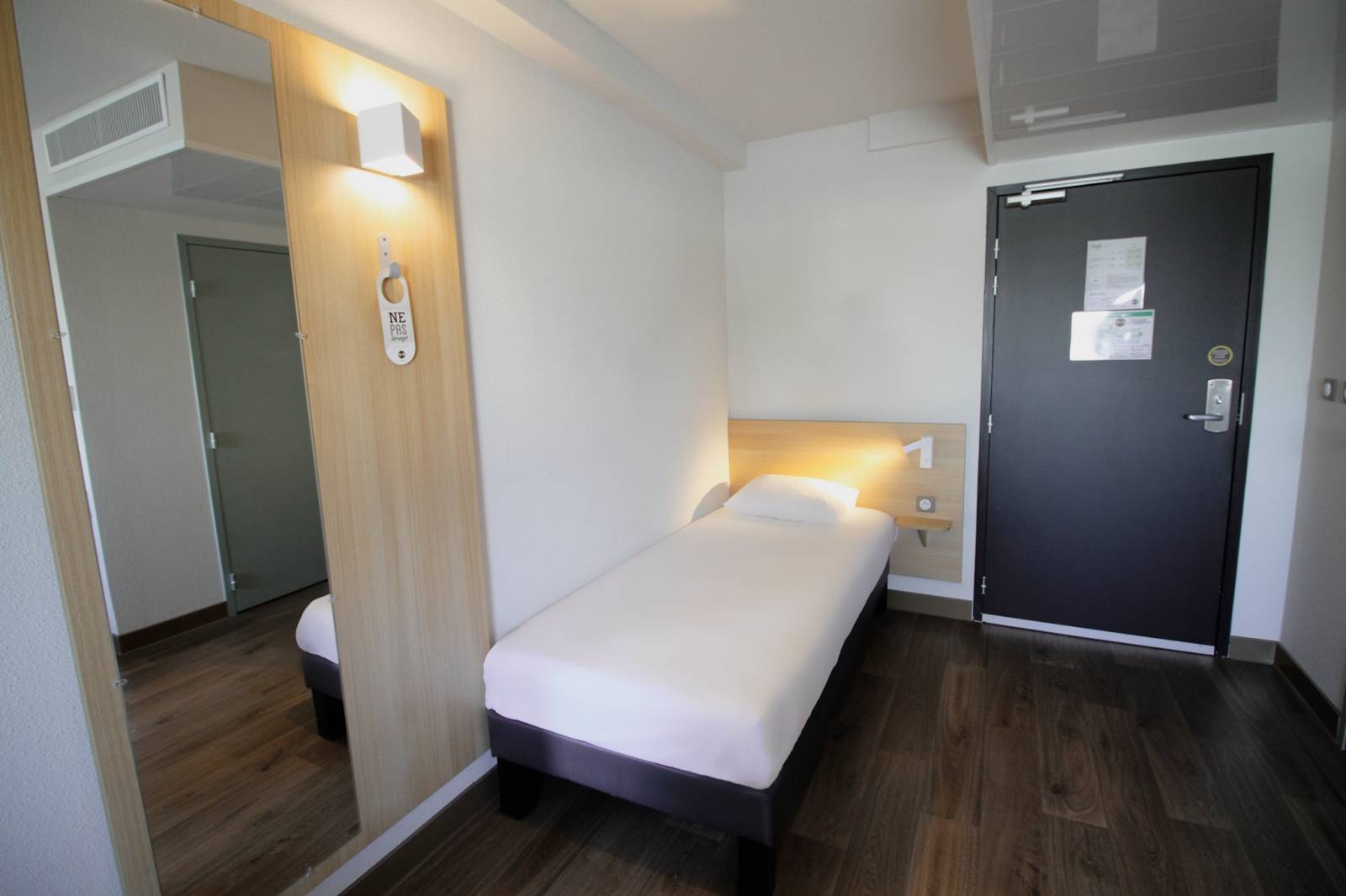 La chambre familiale de l'hôtel B&B Montélimar Sud à Montélimar