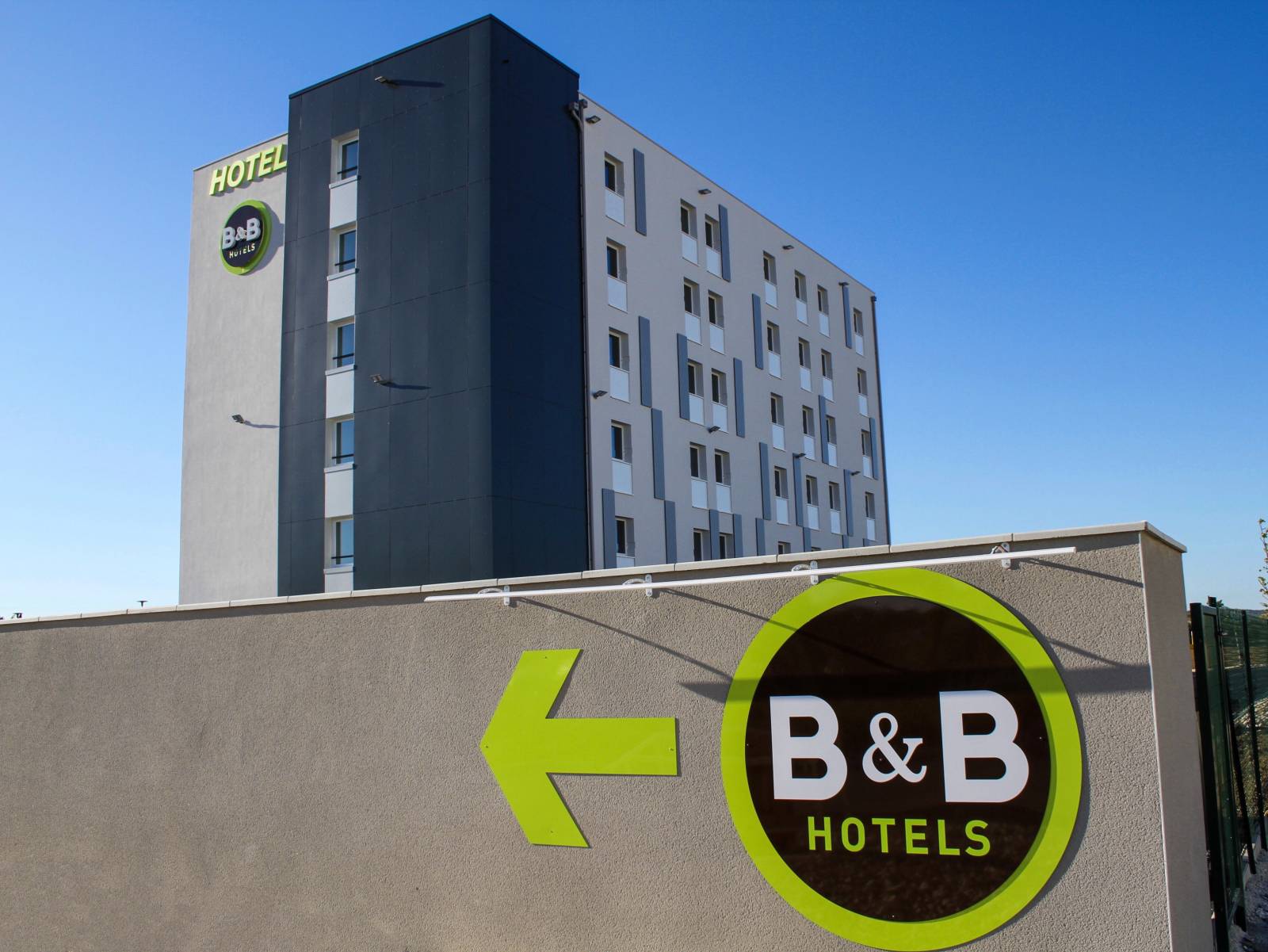 Bienvenue à l'hôtel étape petit budget pour famille à Montélimar 