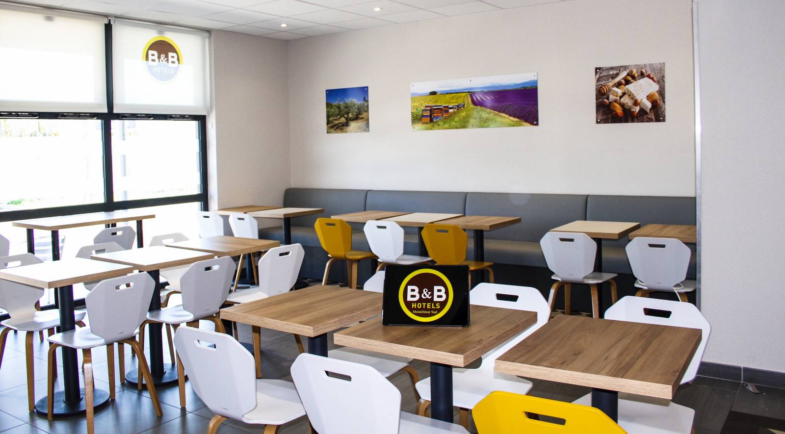 La salle de petit déjeuner de l’hôtel B&B Montélimar Sud à Montélimar