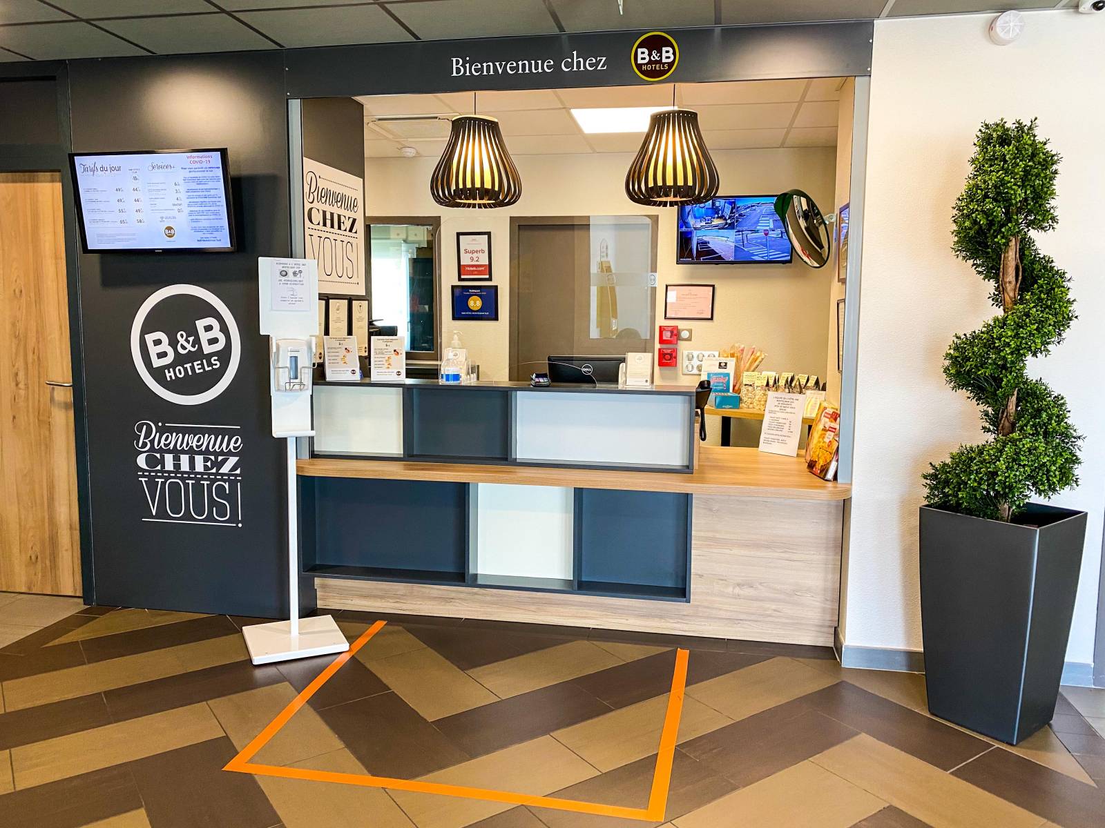 La réception toujours ouverte pour un meilleur accueil au B&B HOTEL Montélimar Sud à Montélimar