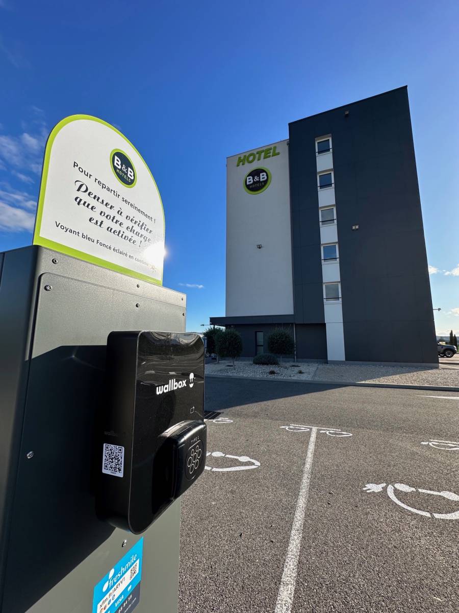 Un des points de charge Freshmile du B&B HOTEL Montélimar Sud à Montélimar