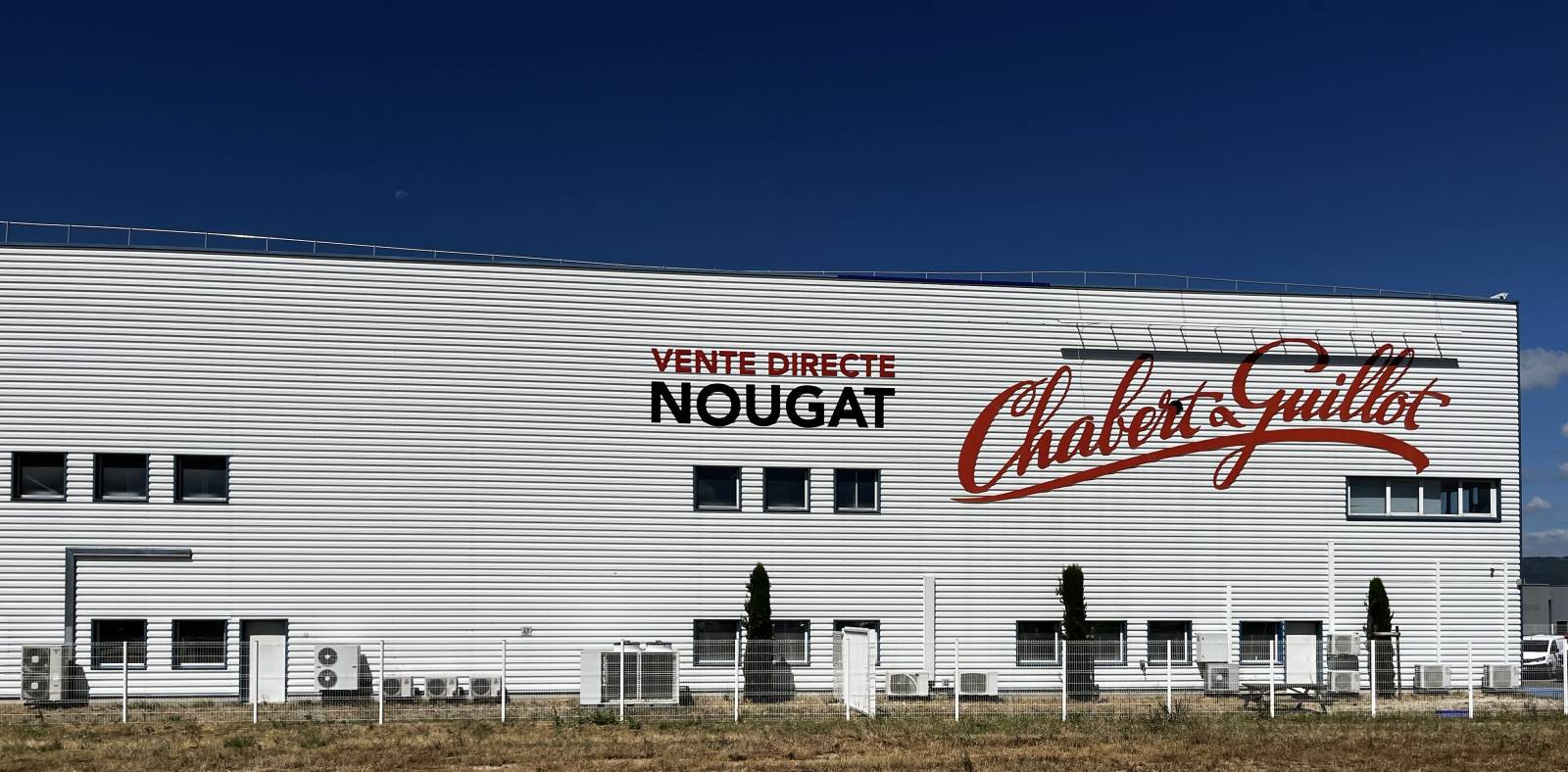 Le magasin Chabert et Guillot juste derrière le B&B HOTEL Montélimar Sud à Montélimar