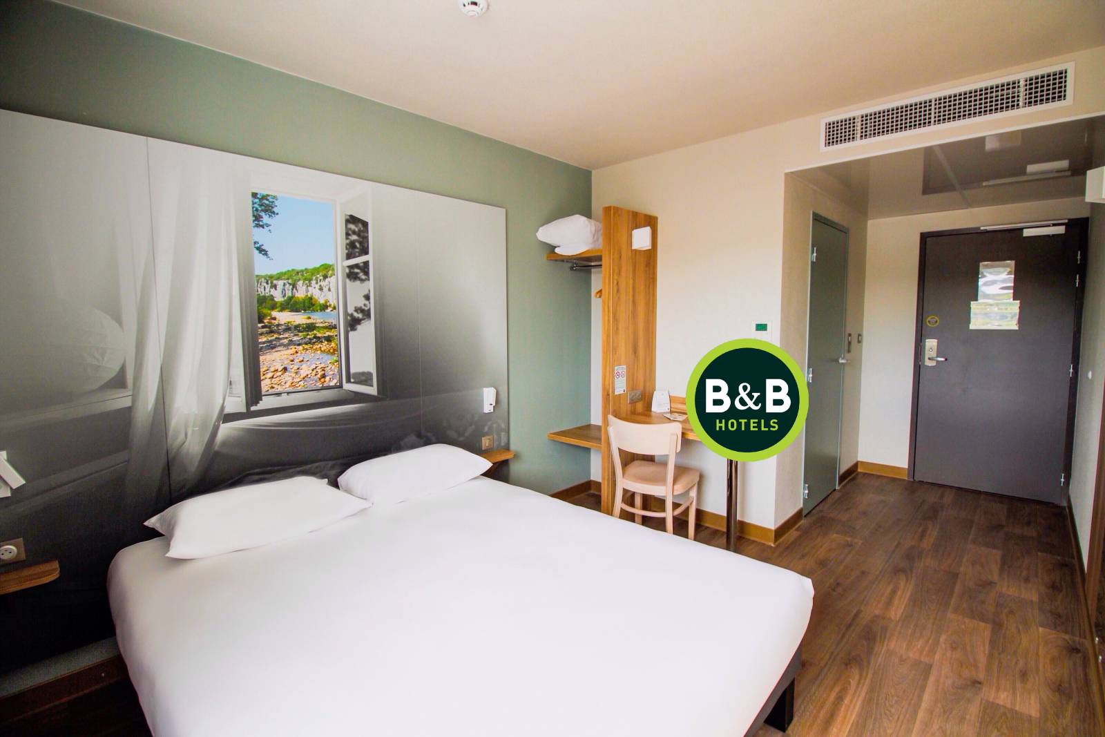 La chambre business du B&B HOTEL Montélimar Sud