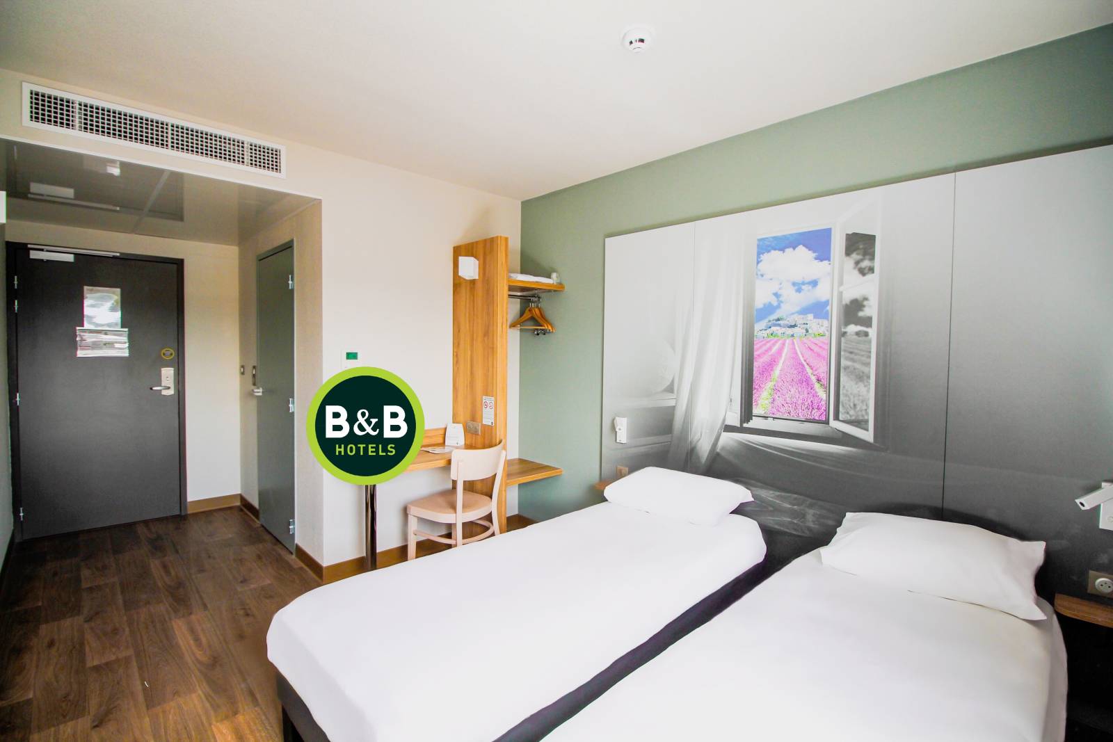 La chambre twin de l'hôtel étape petit budget pour famille à Montélimar 