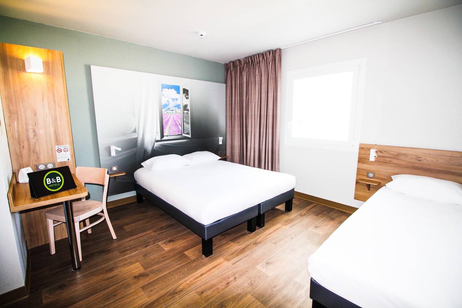 La chambre pour 3 personnes du B&B HOTEL Montélimar Sud à Montélimar
