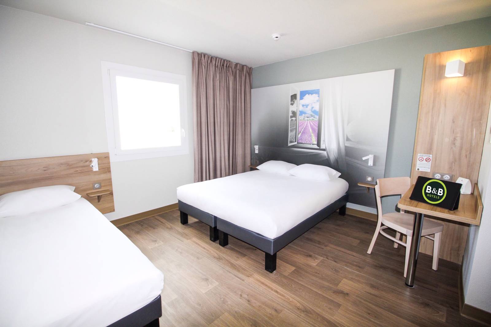 La chambre pour 3 personnes du B&B HOTEL Montélimar Sud à Montélimar