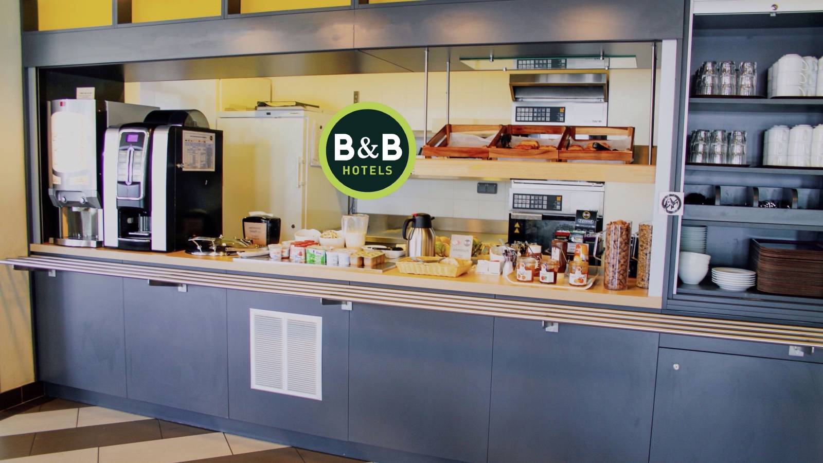 Le buffet de petit-déjeuner à volonté du B&B HOTEL Montélimar Sud à Montélimar