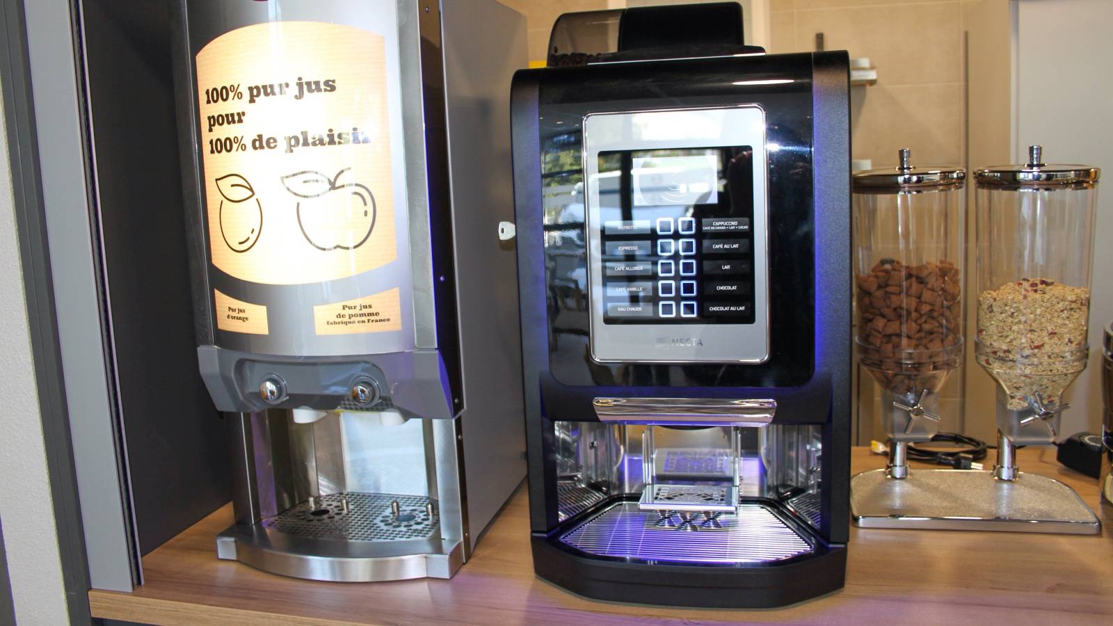 Les machines à boissons de l'hôtel B&B Montélimar Sud à Montélimar