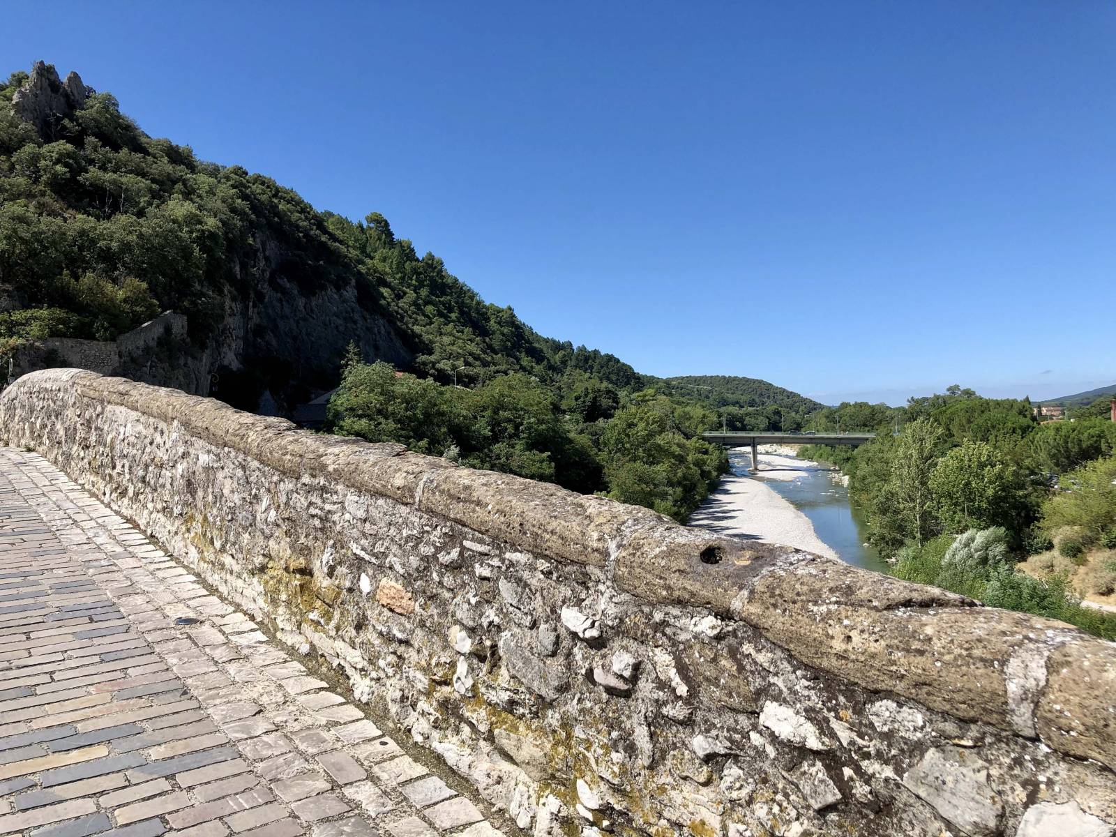 Vue du Pont Roman à Nyons