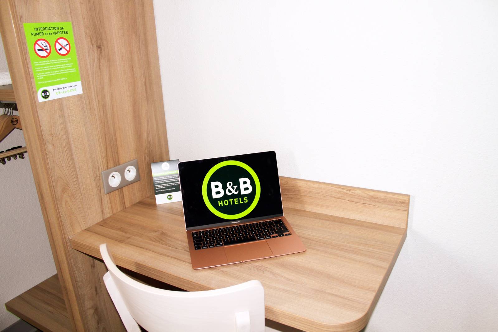 Espace de travail et Wi-Fi fibre pour personnel en déplacement professionnel