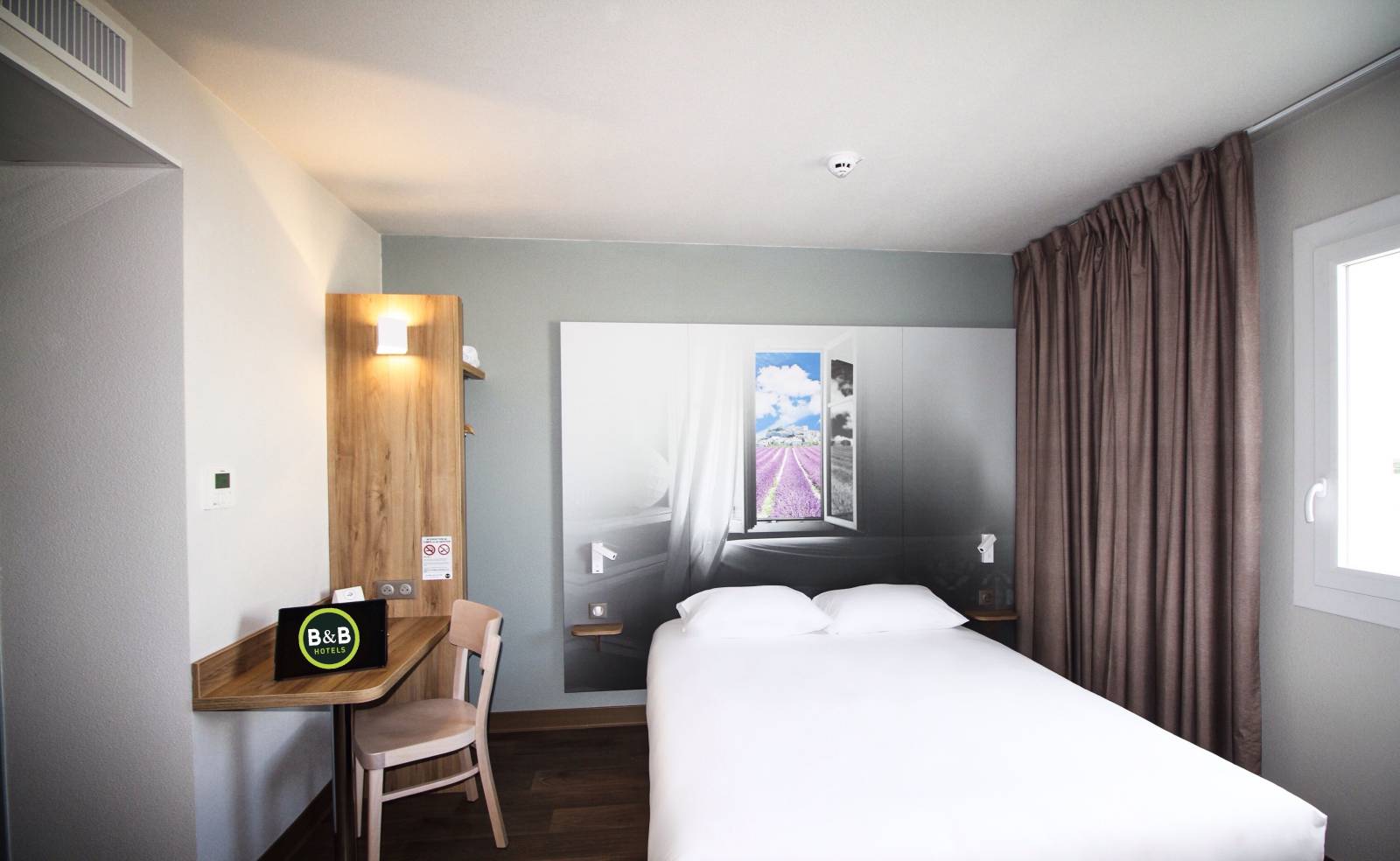 Chambre double climatisée avec literie haut de gamme au B&B HOTEL Montélimar Sud