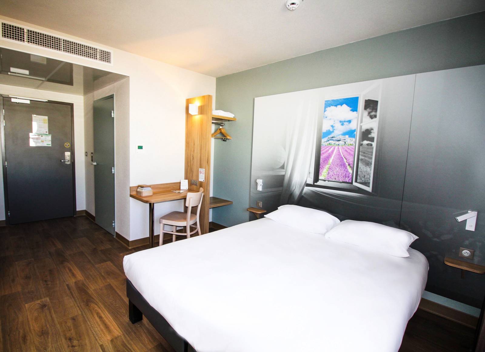 La chambre double standard confortable du B&B HOTEL Montélimar Sud