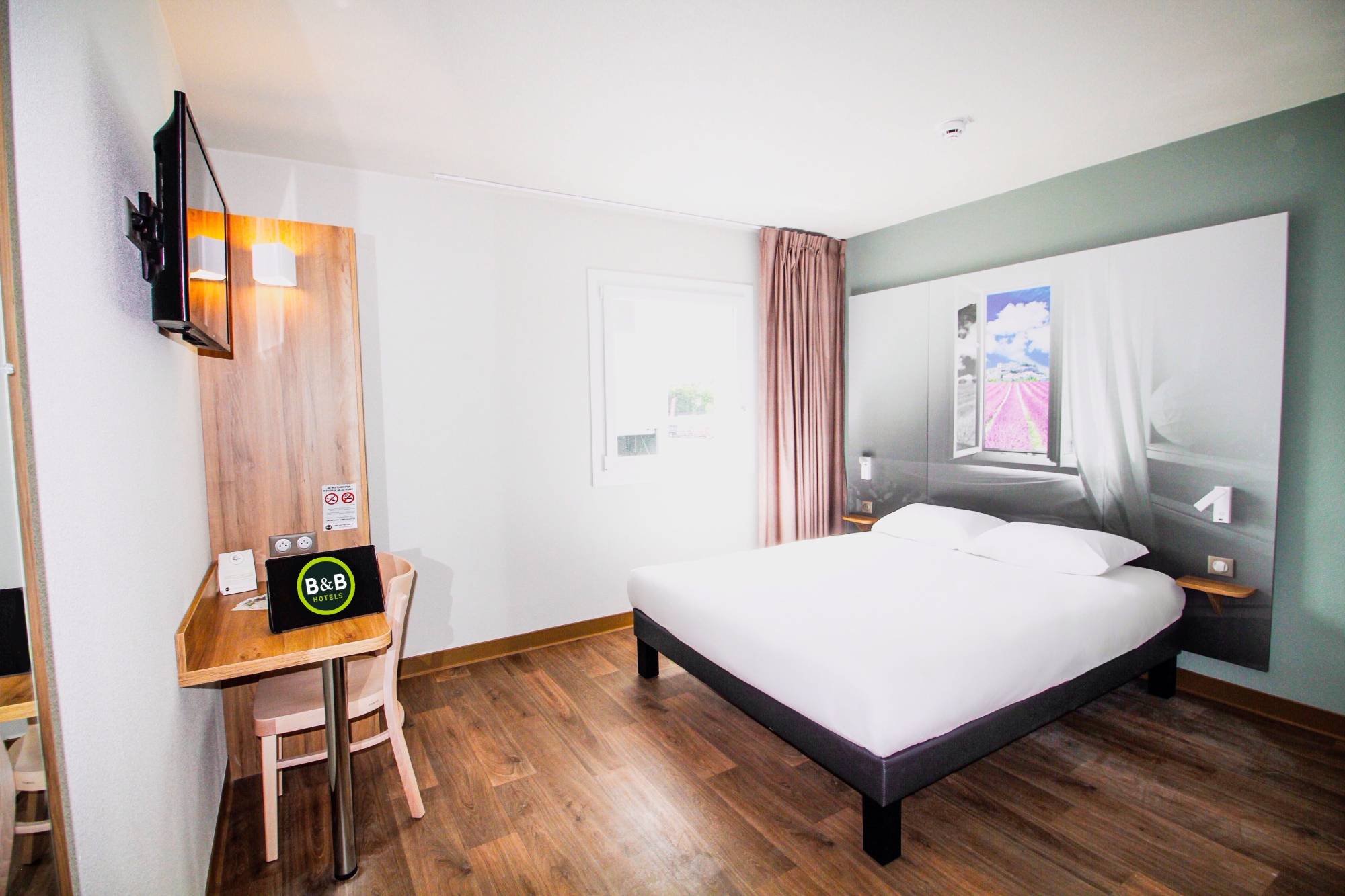 La chambre PMR de l'hôtel B&B Montélimar Sud à Montélimar