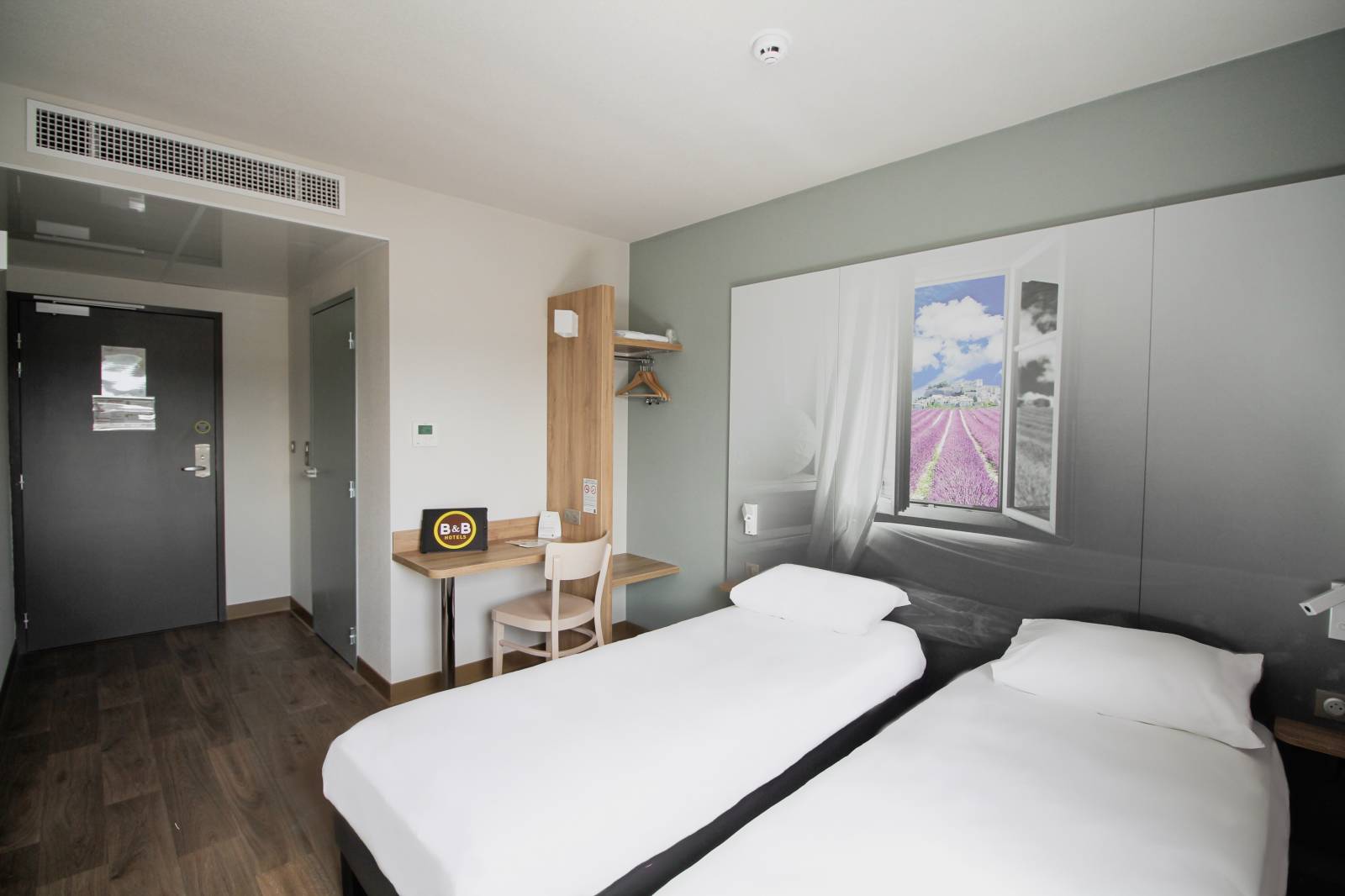 La chambre lits jumeaux de l'hôtel B&B Montélimar Sud à Montélimar