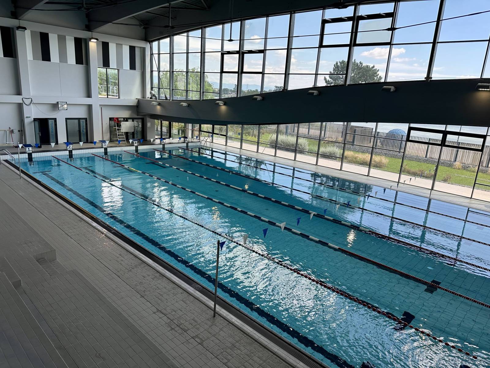 La piscine de 25 mètres à Aloha à Montélimar