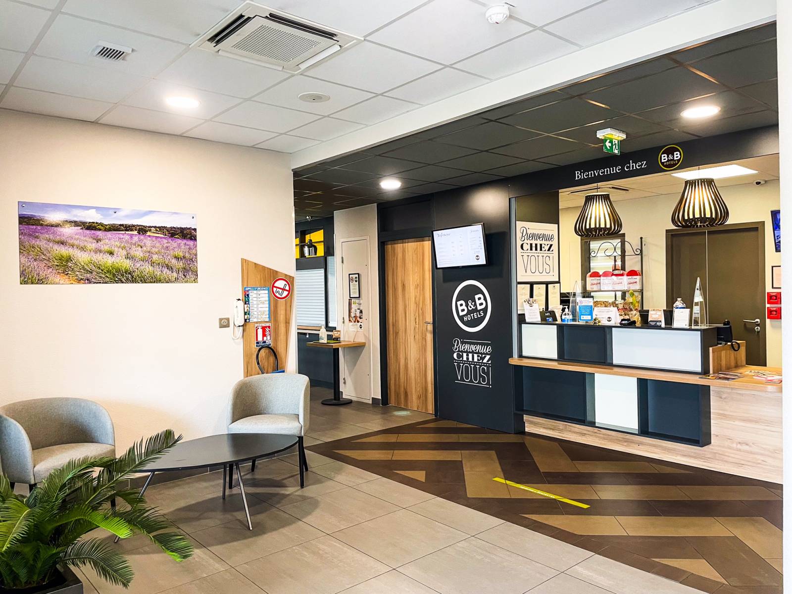 Arrivez quand vous voulez pour votre week-end dans la drôme au B&B HOTEL Montélimar Sud, la réception est ouverte en continu.