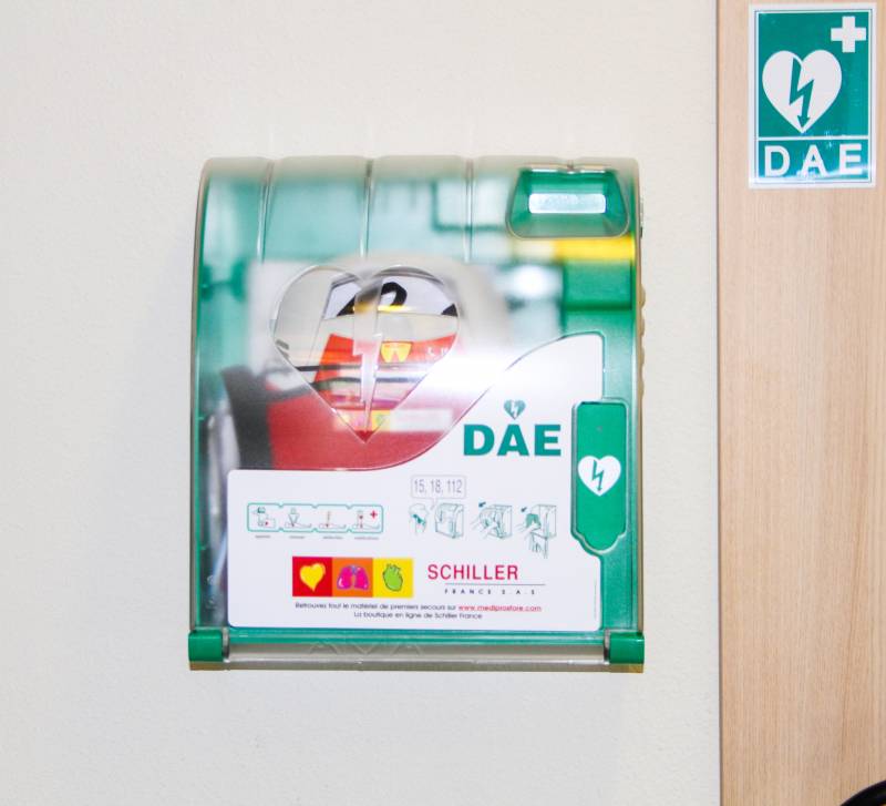 Le défibrillateur de l'hôtel B&B Montélimar Sud